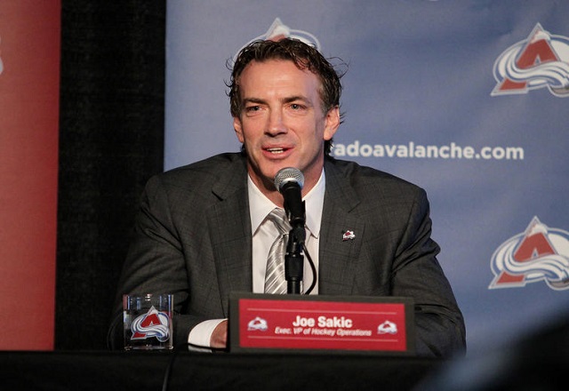 Denver Post: Sakic by mal odísť