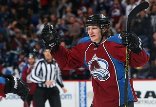 MacKinnon podpísal lukratívnu zmluvu